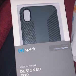 speck xs max case